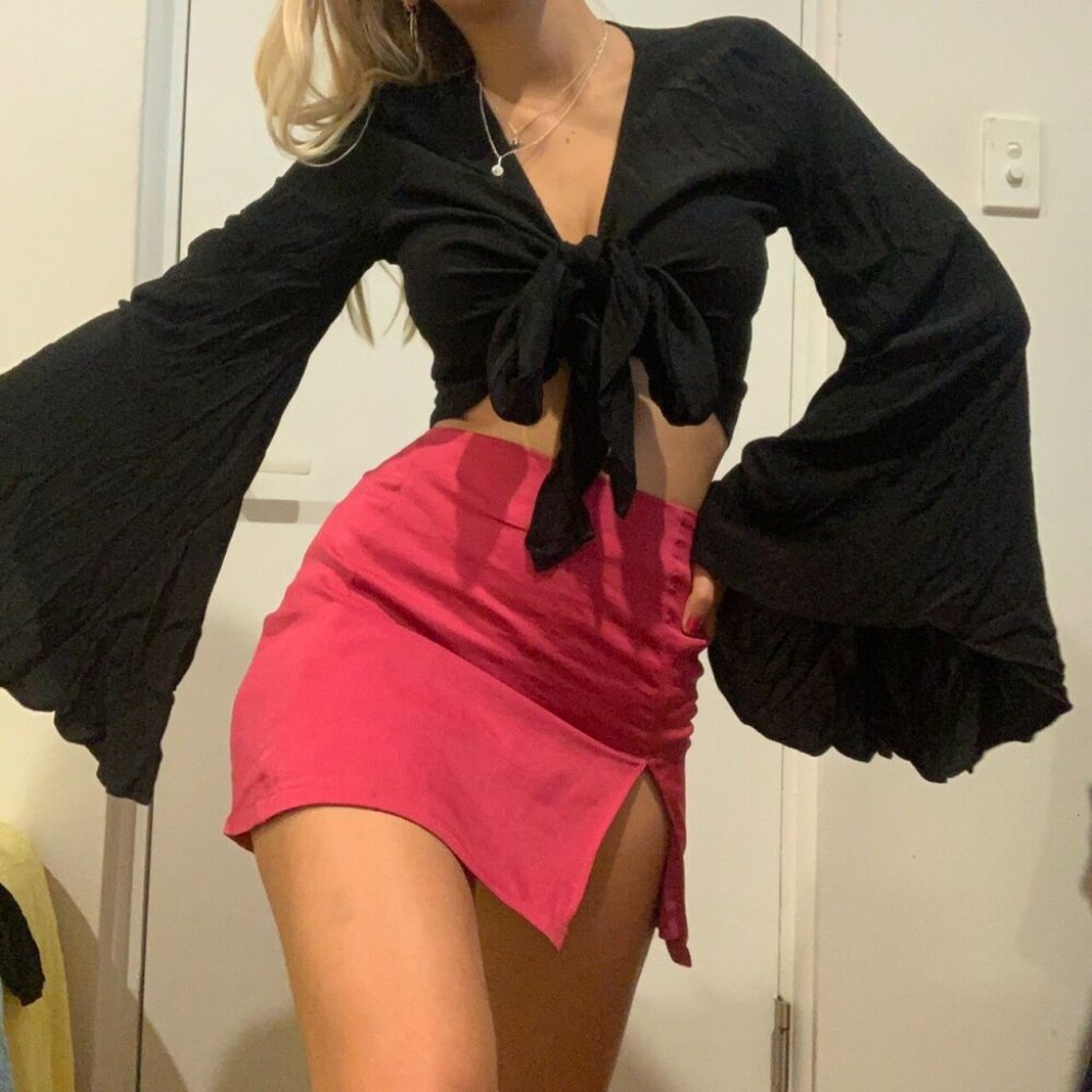 TIGERLILY Black Bell Sleeve Tie Front Crop Top - Picture 3 of 6